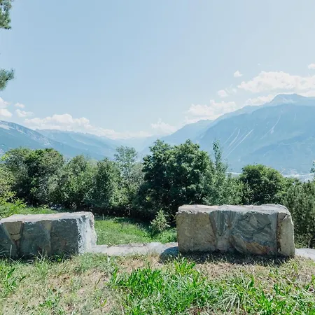 Magnifique Mitoyen Avec Vue Sur Les Montagnes Daire *