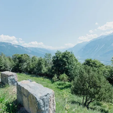 Magnifique Mitoyen Avec Vue Sur Les Montagnes * Crans-Montana