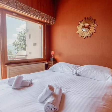 Magnifique Mitoyen Avec Vue Sur Les Montagnes *