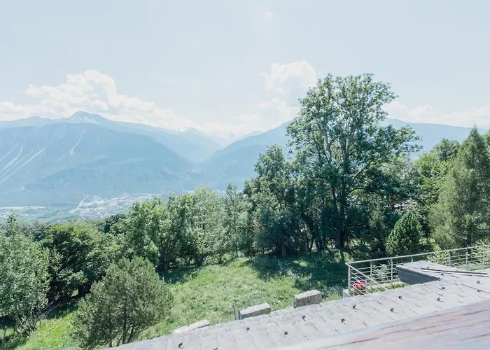 Magnifique Mitoyen Avec Vue Sur Les Montagnes