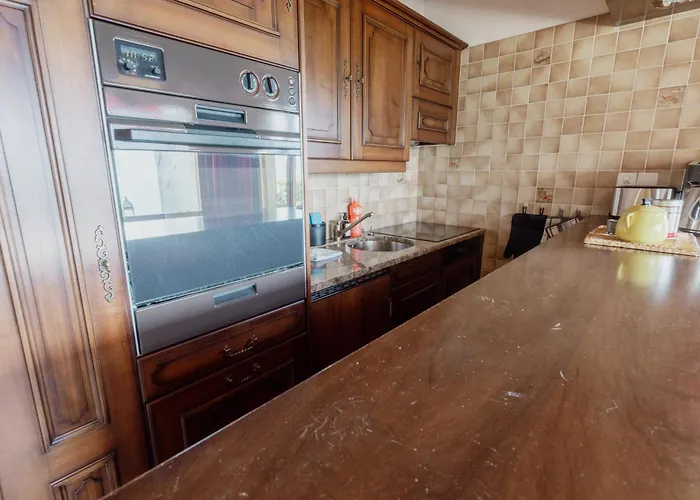 Magnifique Mitoyen Avec Vue Sur Les Montagnes *